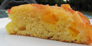 GÃ¢teau renversÃ© aux pÃªches caramÃ©lisÃ©es